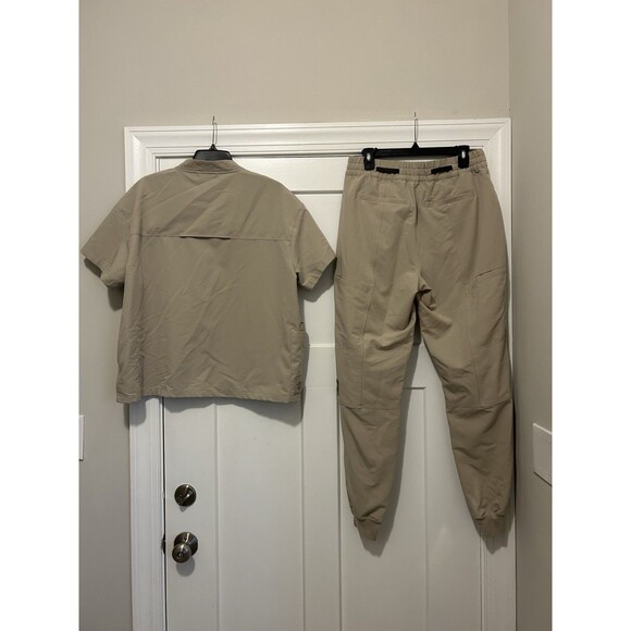 FIGS STAR WARS Mandalorian Baby Yoda Scrub Set Tan XL Top Large Tall Joggers - Picture 5 of 11